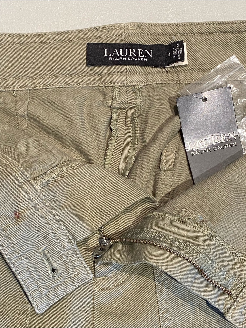 Lauren Ralph Lauren Pleated Cotton Twill Wide-Leg Cargo Pants, size 4 - Picture 4 of 10